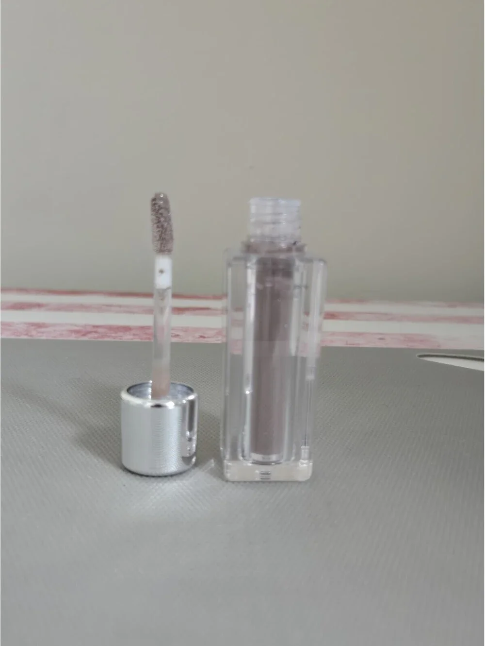 ENTROPY TULLE LIP GLOSS SHADE: Voile 4089C NEW 0.09 Oz K-Beauty